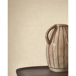 Papel pintado beige champán, con textura de lino jaspeado, modelo Caractere de Casadeco