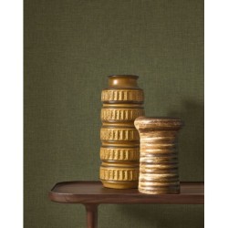 Papel pintado verde taiga, con textura de lino jaspeado, modelo Caractere de Casadeco