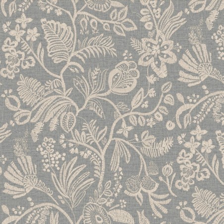 Papel pintado Pastel con diseño de flores bordadas sobre fondo textil.