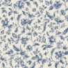 Papel pintado Pastelia de Caselio Blue Shades con estampado clásico de estilo Toile de Jouy en versión ligera y fondo blanco.