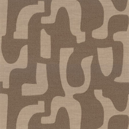 Papel pintado Seran de Casamance con diseño de formas orgánicas bordadas sobre textura de lino natural.