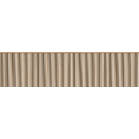 Papel pintado tipo zócalo Wood Base de Caselio con relieve tridimensional que imita paneles y molduras de madera clásicas.
